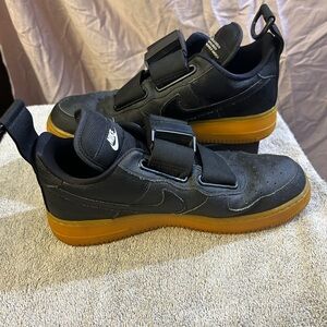 Black Nike Air Force 1 Utility